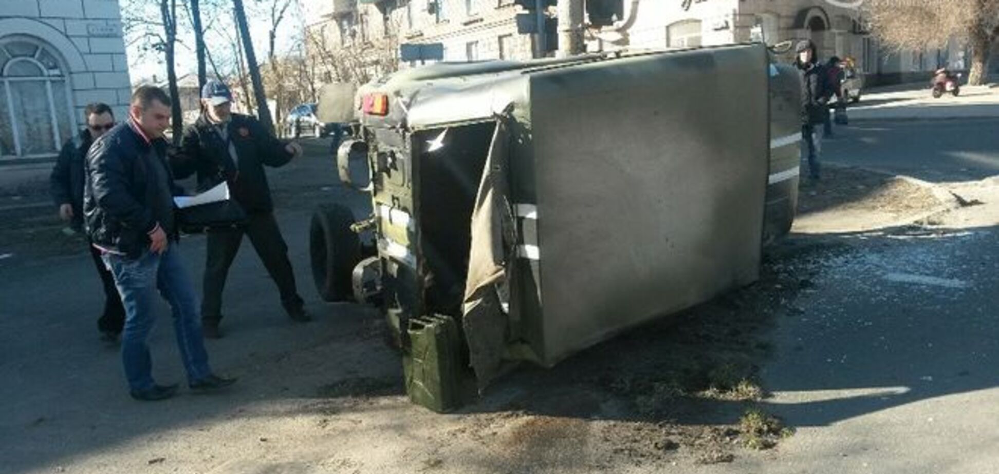 В Мариуполе за день произошло три ДТП с участием военных: фотофакт