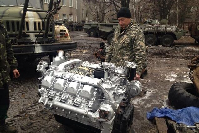 Волонтеры: в АТО срочно нужны три двигателя для БТР