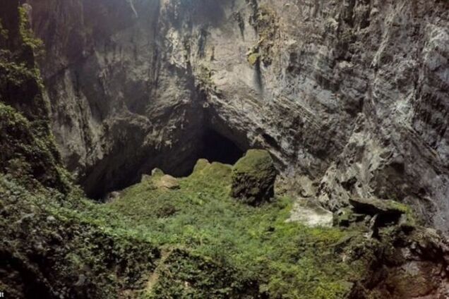 Репортаж из бездны: прогулка по крупнейшей пещере в мире