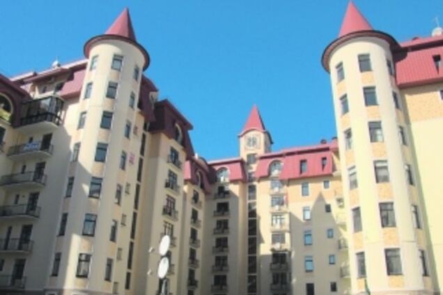 Элитное жилье чиновников: Турчинов отгородился от Авакова забором