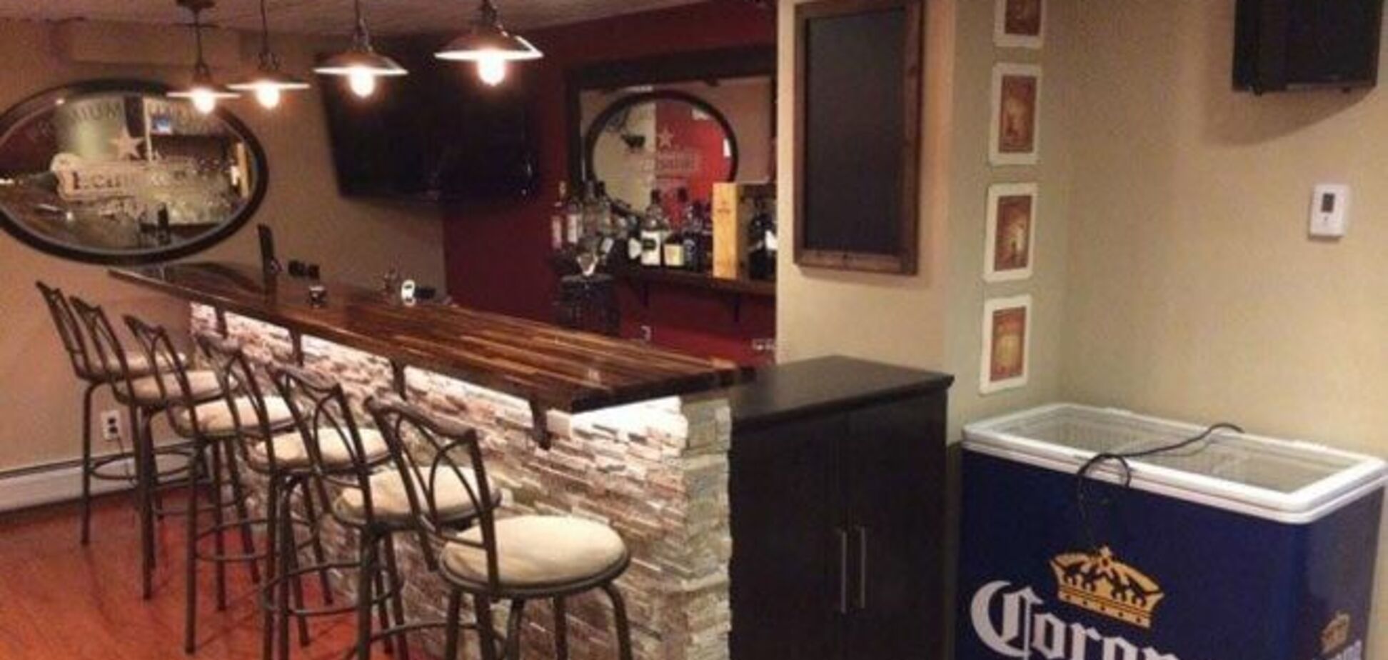 Парень превратил свой подвал в самый настоящий бар