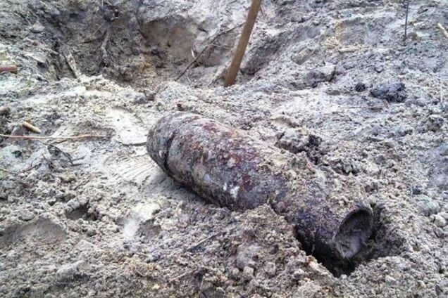 В Киеве возле ресторана обнаружили мину