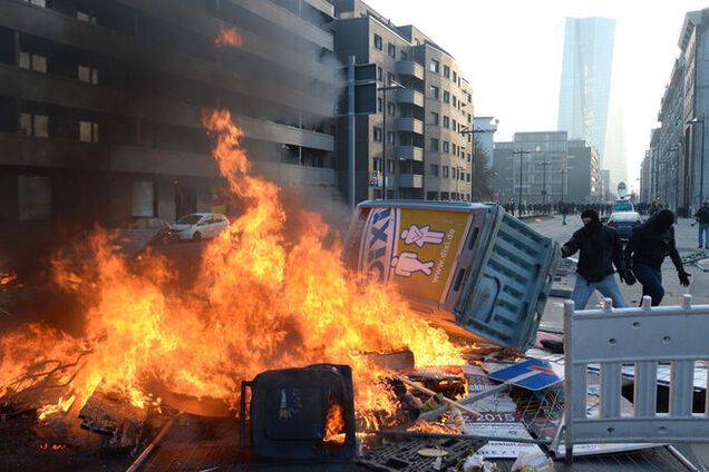 Протесты во Франкфурте: ранены 88 полицейских