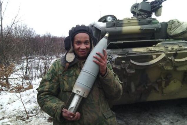 Депортированный темнокожий экстремист вернулся на Донбасс воевать против Украины
