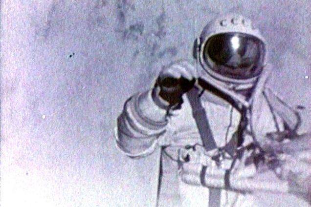 50 лет назад человек впервые вышел в космос: лучшие фото 