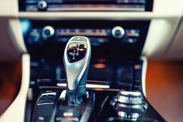 Совет автомобилистам: стоит ли включать 'нейтралку' на светофоре с АКП