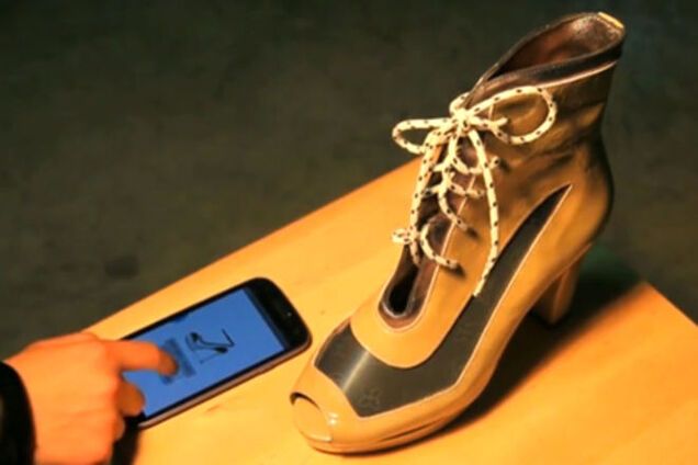Созданы 'умные' туфли, меняющие узоры под настроение