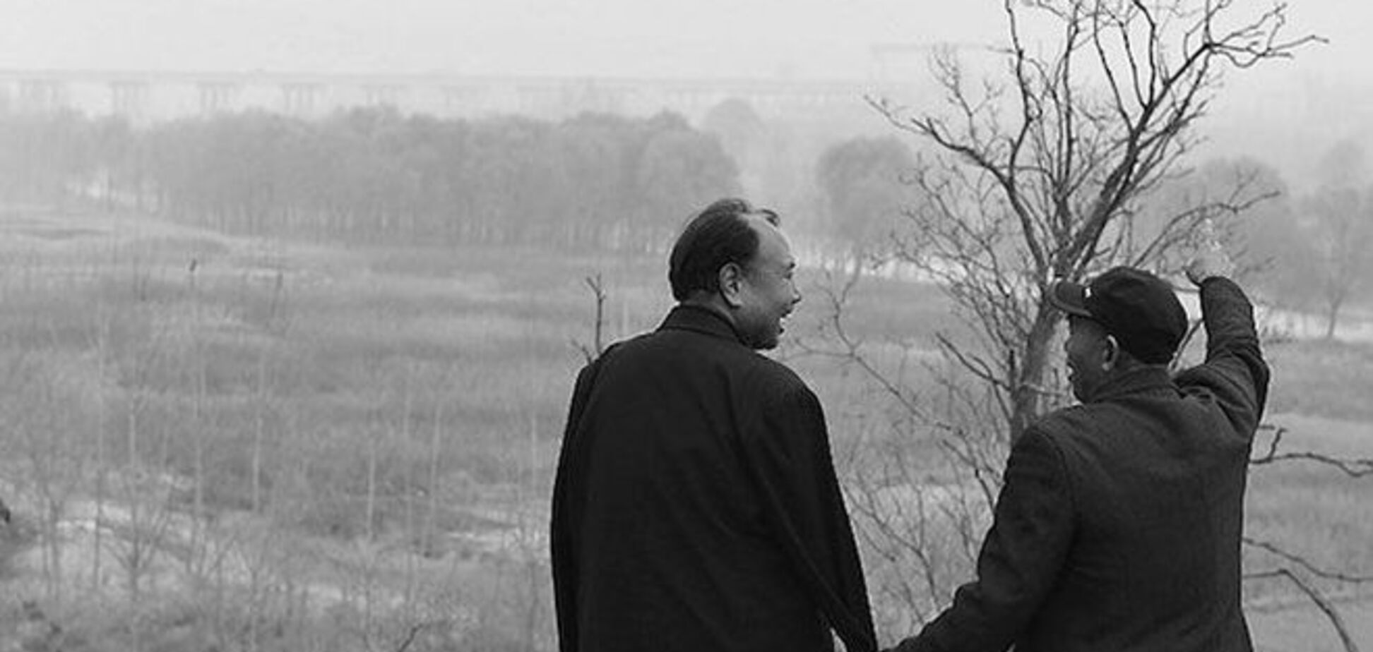 Слепой китаец и его безрукий друг посадили 10 000 деревьев