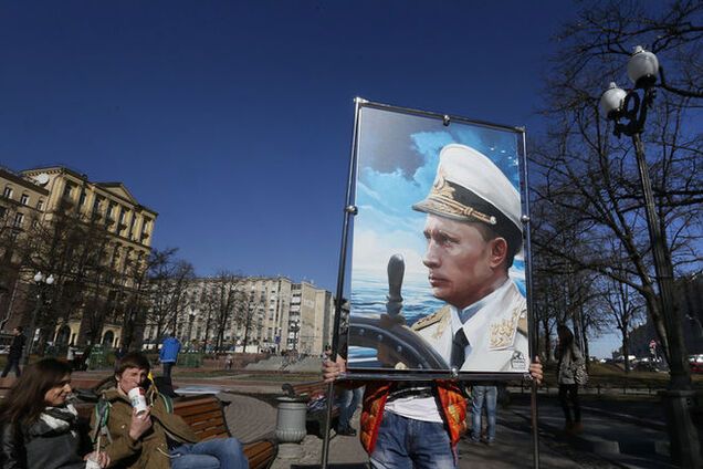 Олег Медведев: Путин с аппетитом ест братский народ