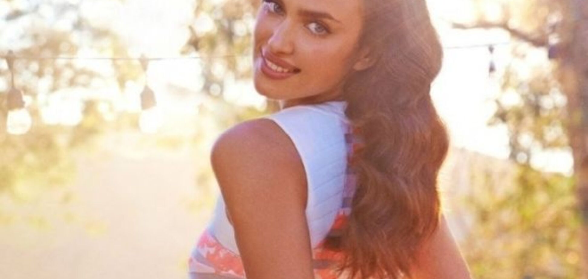 Ирина Шейк показала, как должна выглядеть бизнес-леди: стиль и кокетство