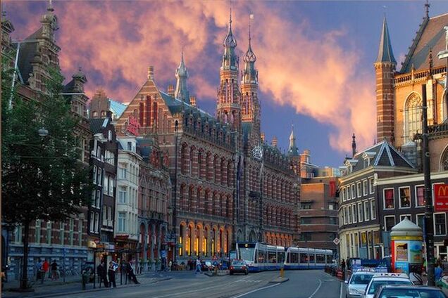 Самые безопасные страны для туризма одиноких девушек