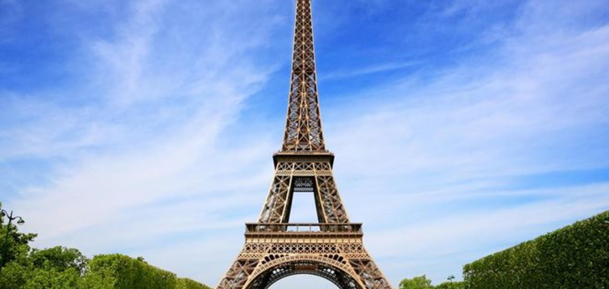 Прогулка на 300-метровую высоту: кто жил на Эйфелевой башне
