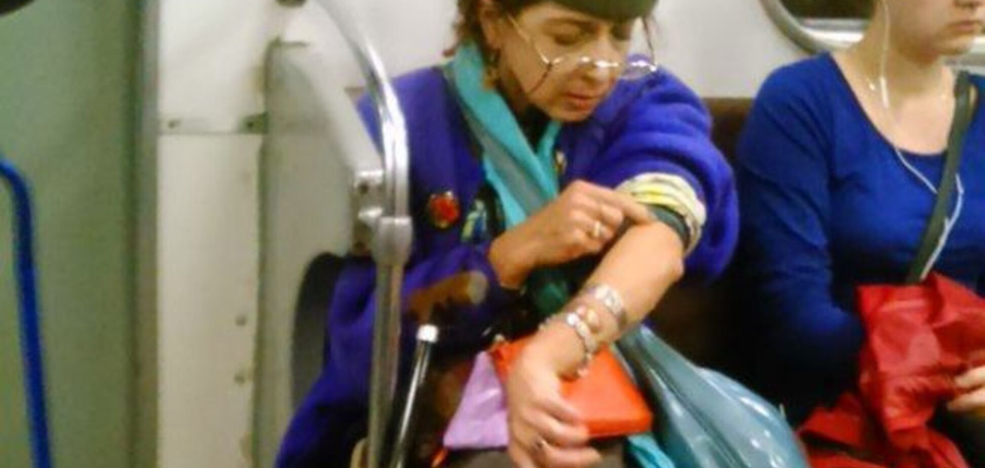 Отчаянные модники петербургского метро: как одеваются в культурной столице России