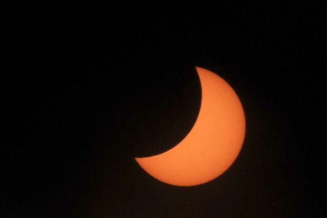 Мир в восторге от солнечного затмения: лучшие фото, видео и комментарии