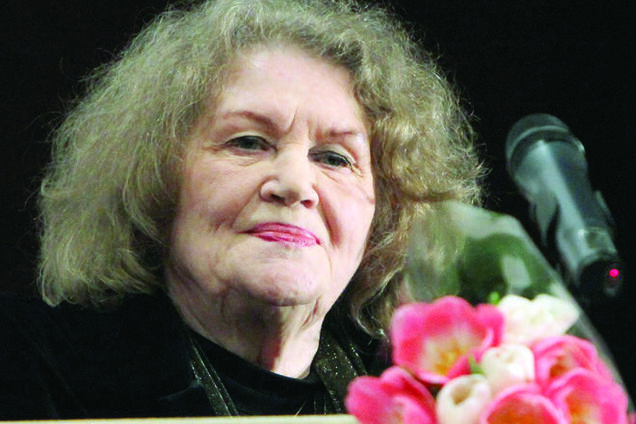 Порошенко поздравил Лину Костенко с юбилеем ее стихами