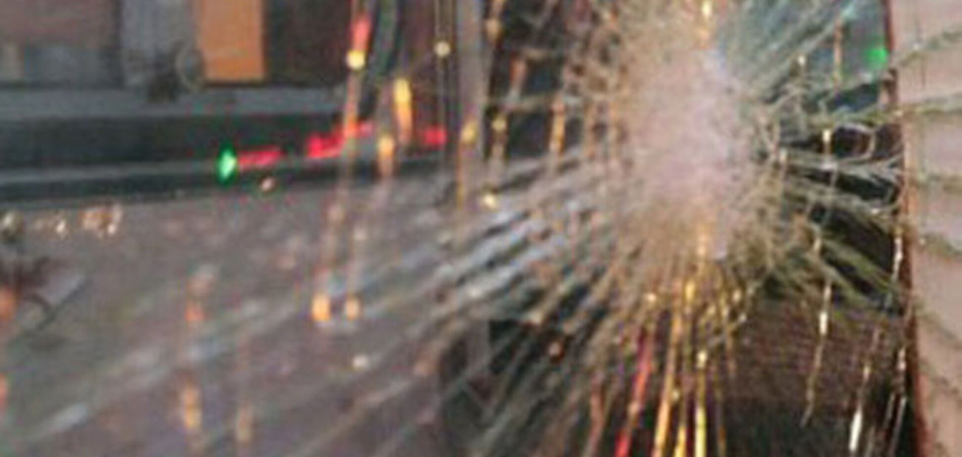 В Мариуполе обстреляли маршрутку с пассажирами