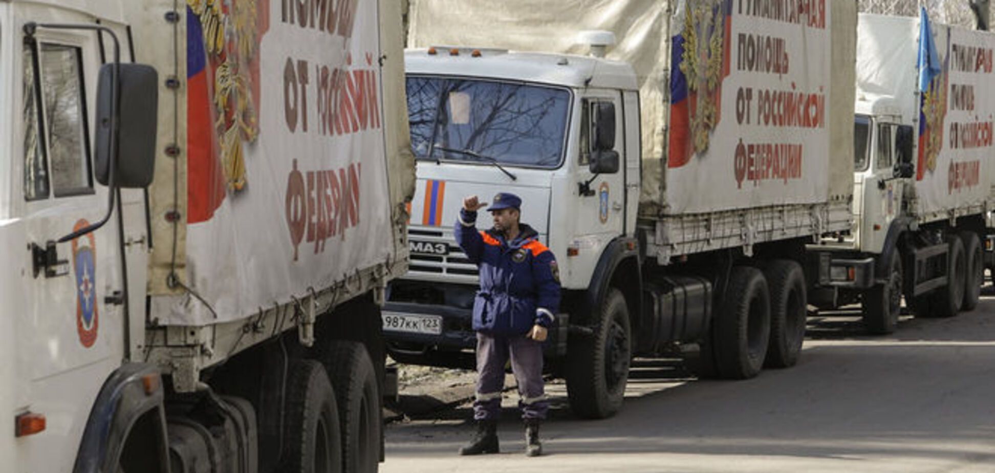 Сотни грузовиков путинского 'гумконвоя' вторглись в Украину