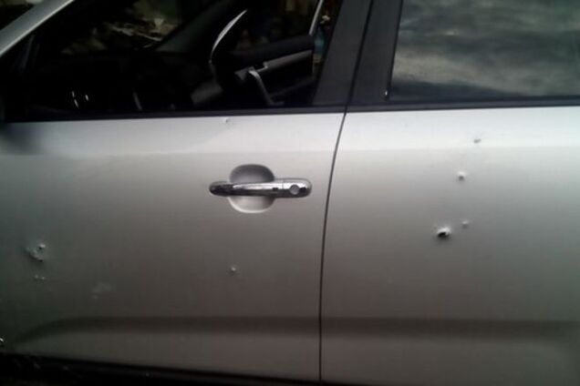 В Макеевке обстреляли авто, в котором находился террорист Гиви: фото и видеофакт