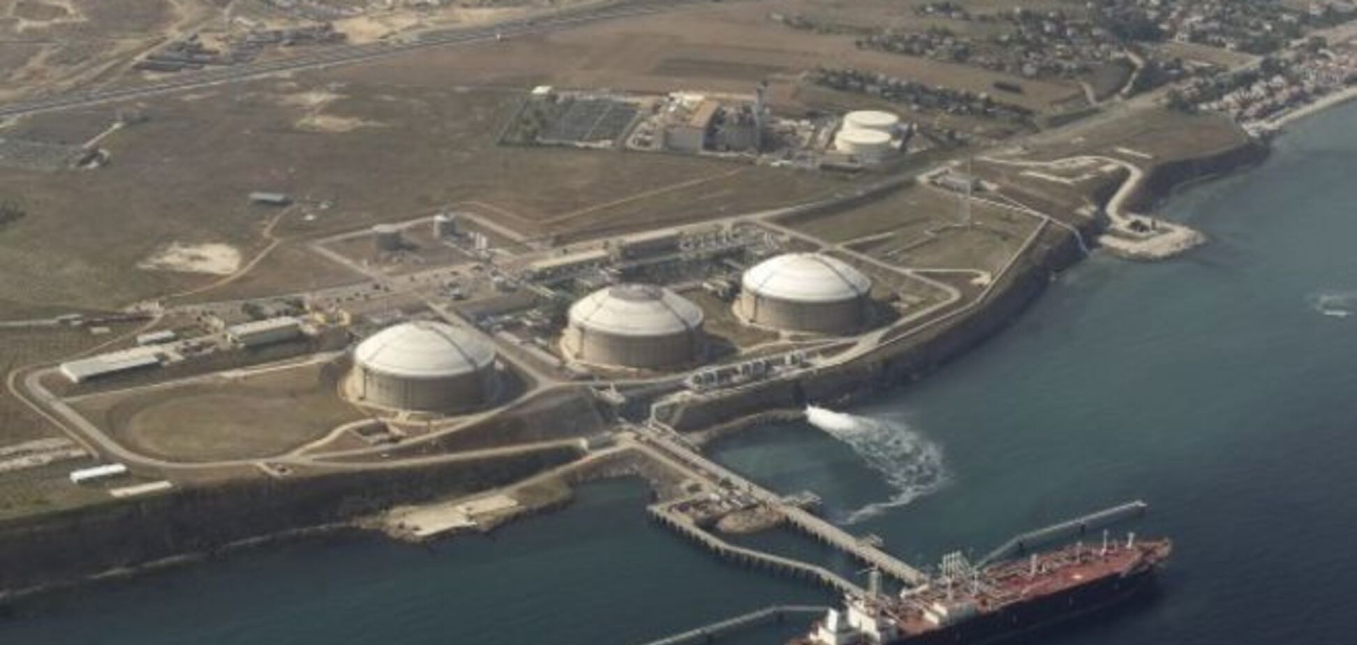 Турция объяснила, почему не пропустит LNG-танкеры с газом в Украину