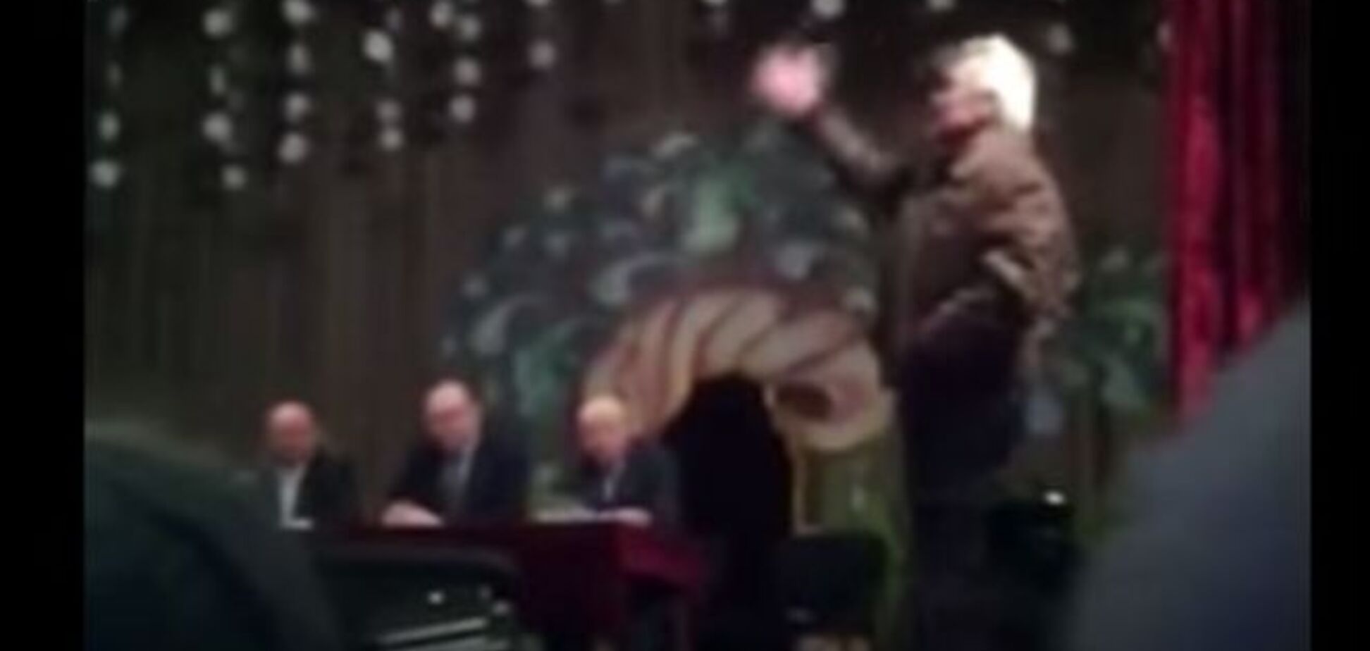 Житель оккупированного Новоазовска рассказал главарю террористов о нищете и голоде в городе: опубликовано видео