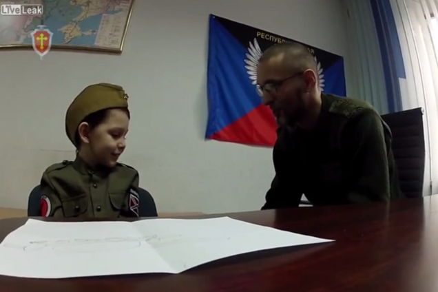 Маленький хлопчик у формі 'Новоросії' розповів, що потрібно зробити з 'Укропами'. Шокуюче відео