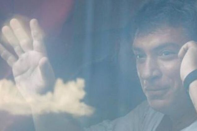 И только стаи черных лебедей...