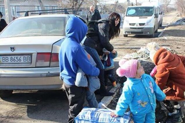 Из Донбасса не выпускают жителей на подконтрольную Украине территорию: волонтер намерен подать иск в суд