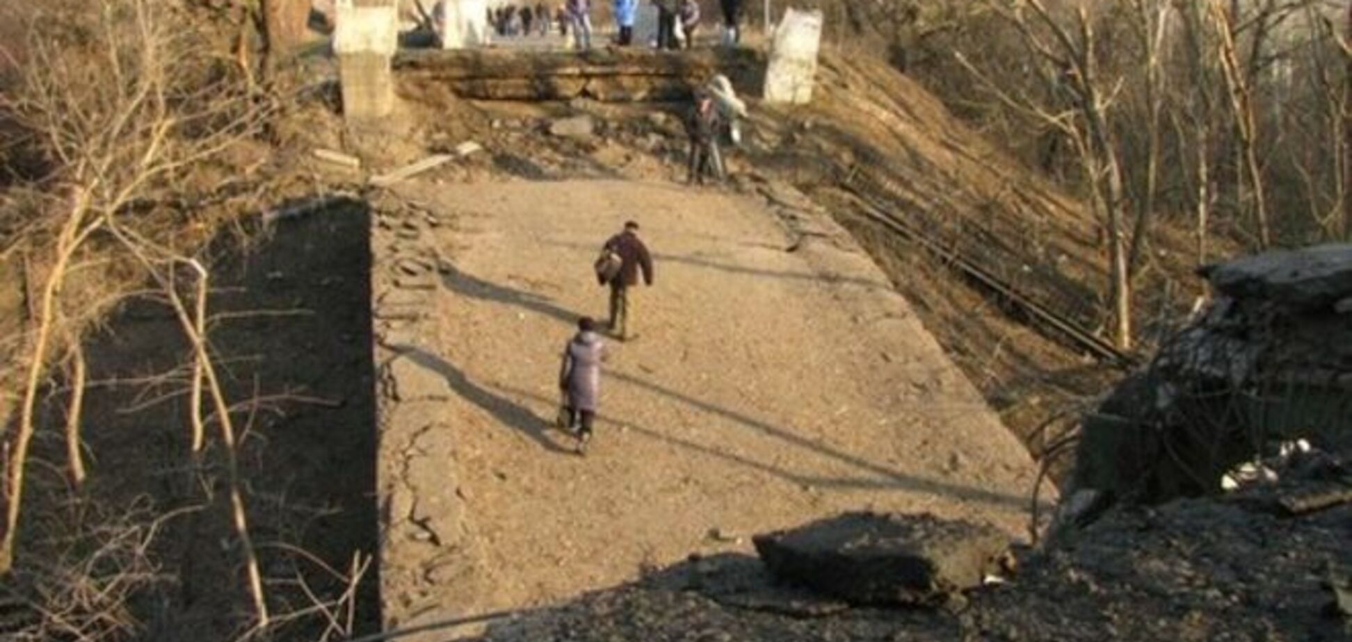 Опубликованы фото масштабного разрушения моста в Станице после взрыва