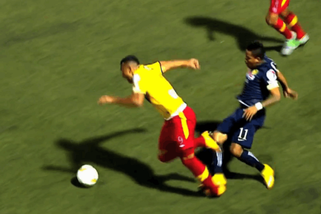 В матче американской Лиги чемпионов футболист едва не убил соперника