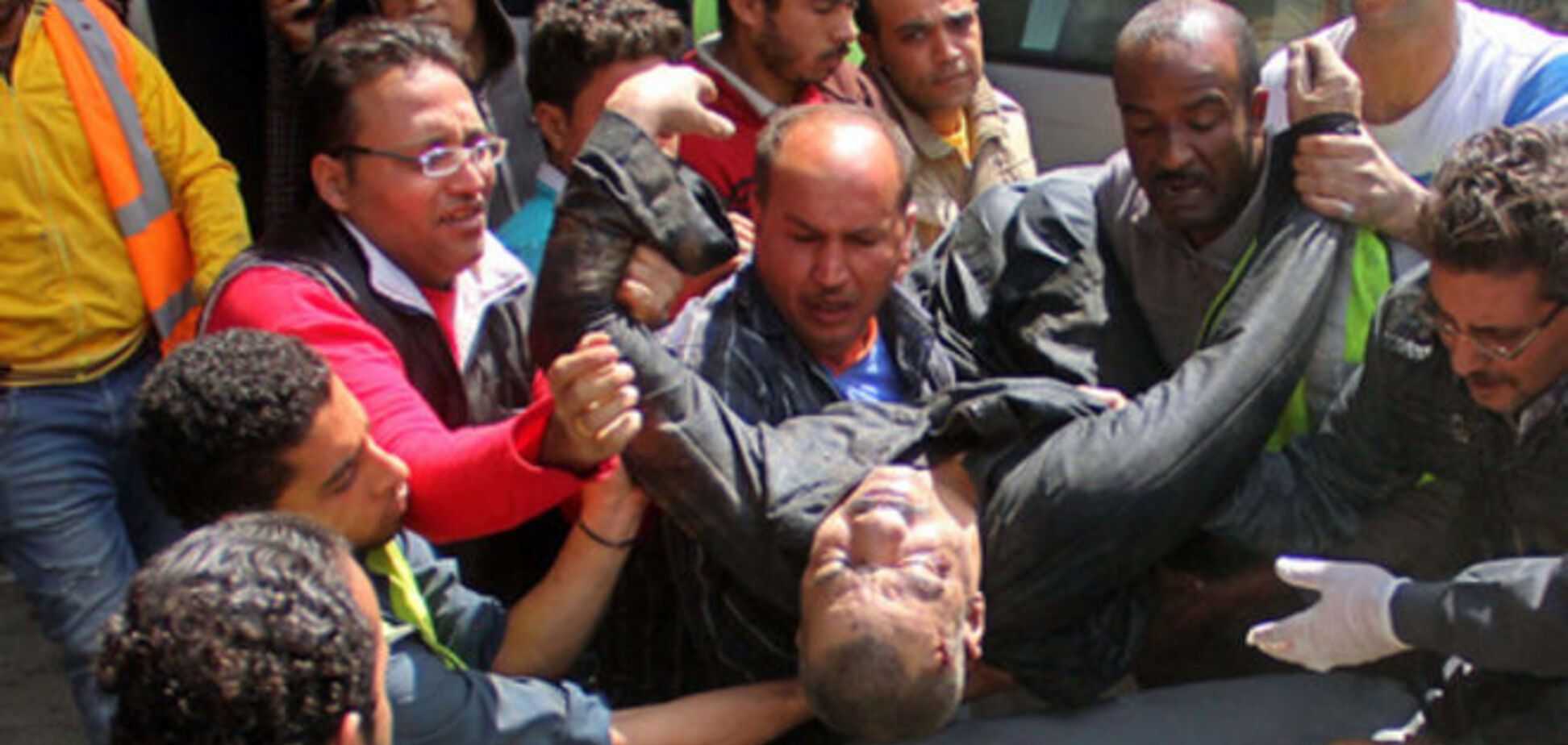В Египте автобус упал в канал, погибли не менее 12 человек