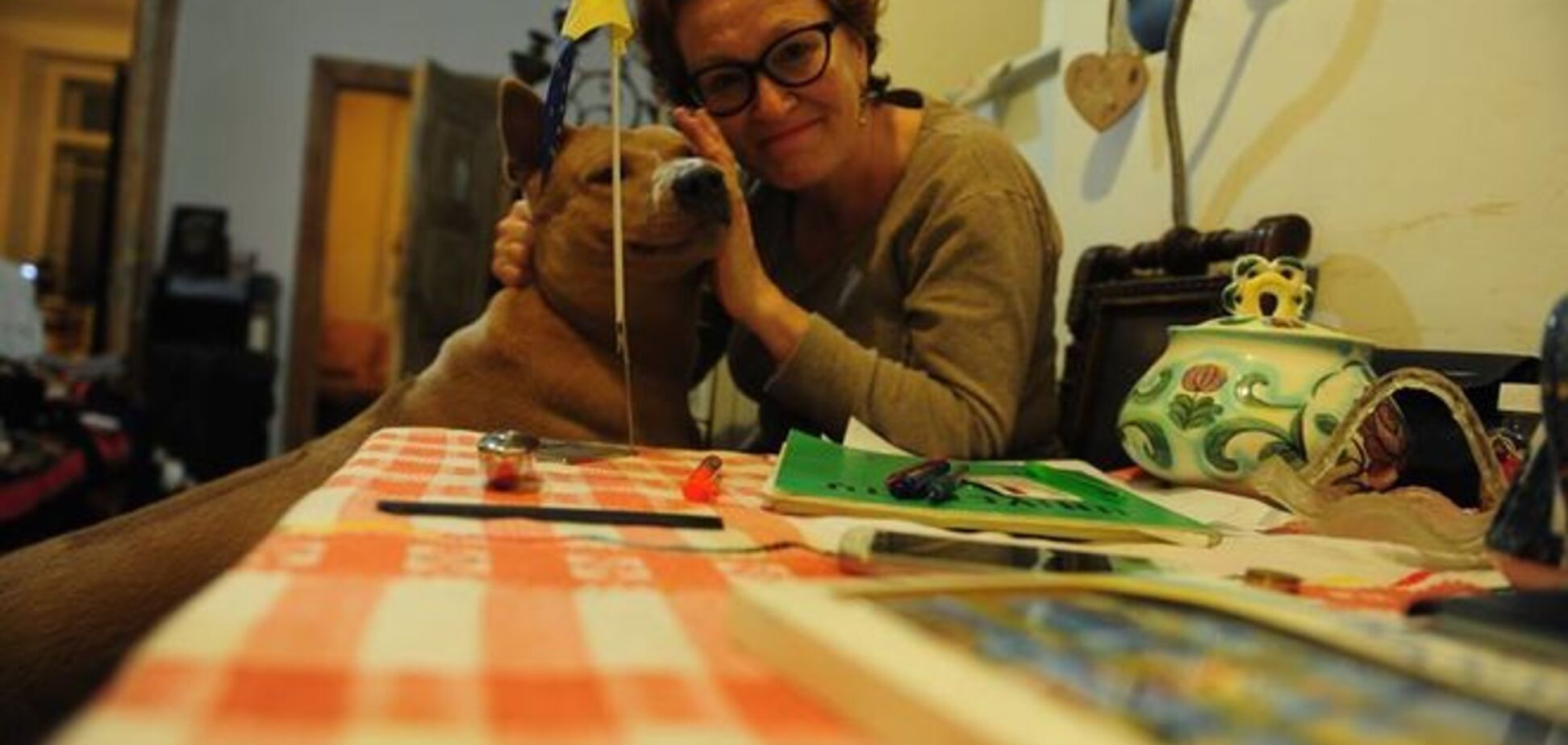 'Пойду выпью водки': российская волонтер вернулась в Москву после плена 'ЛНР'