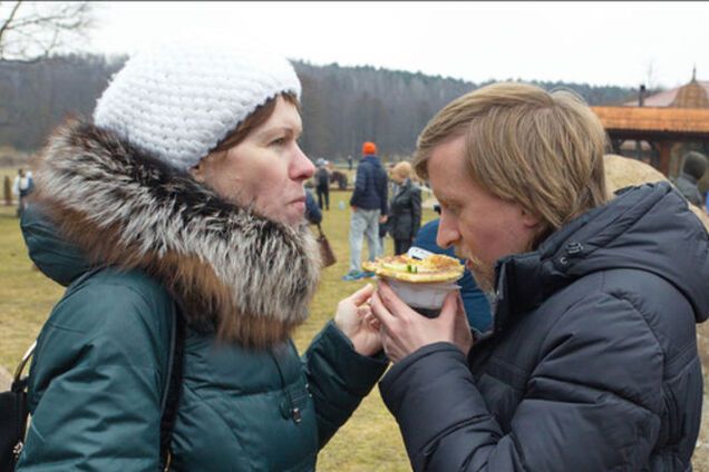 'Это тебе не блины на лопате'!. Под Минском испекли самый большой драник: видеофакт