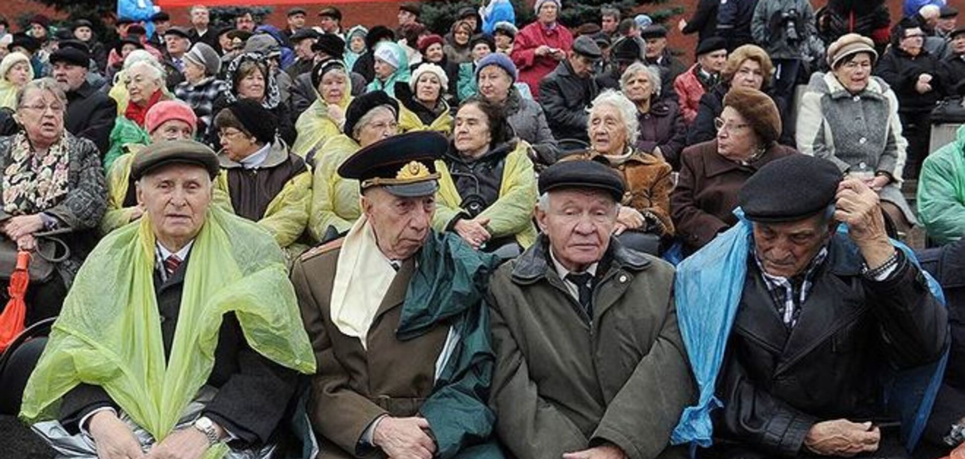 Старикам тут не место: на парад Победы в Москве ветеранов будут пускать по спискам