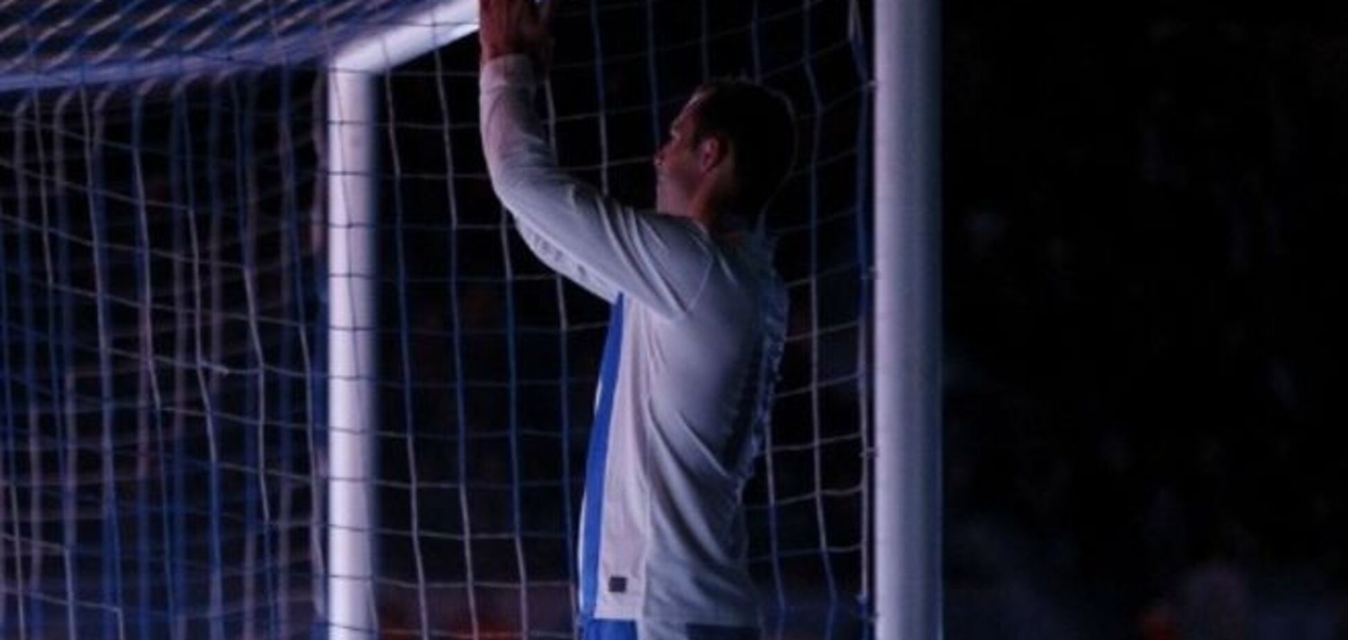 Футболист 'Днепра' предложил выбросить украинских судей в мусорный бак