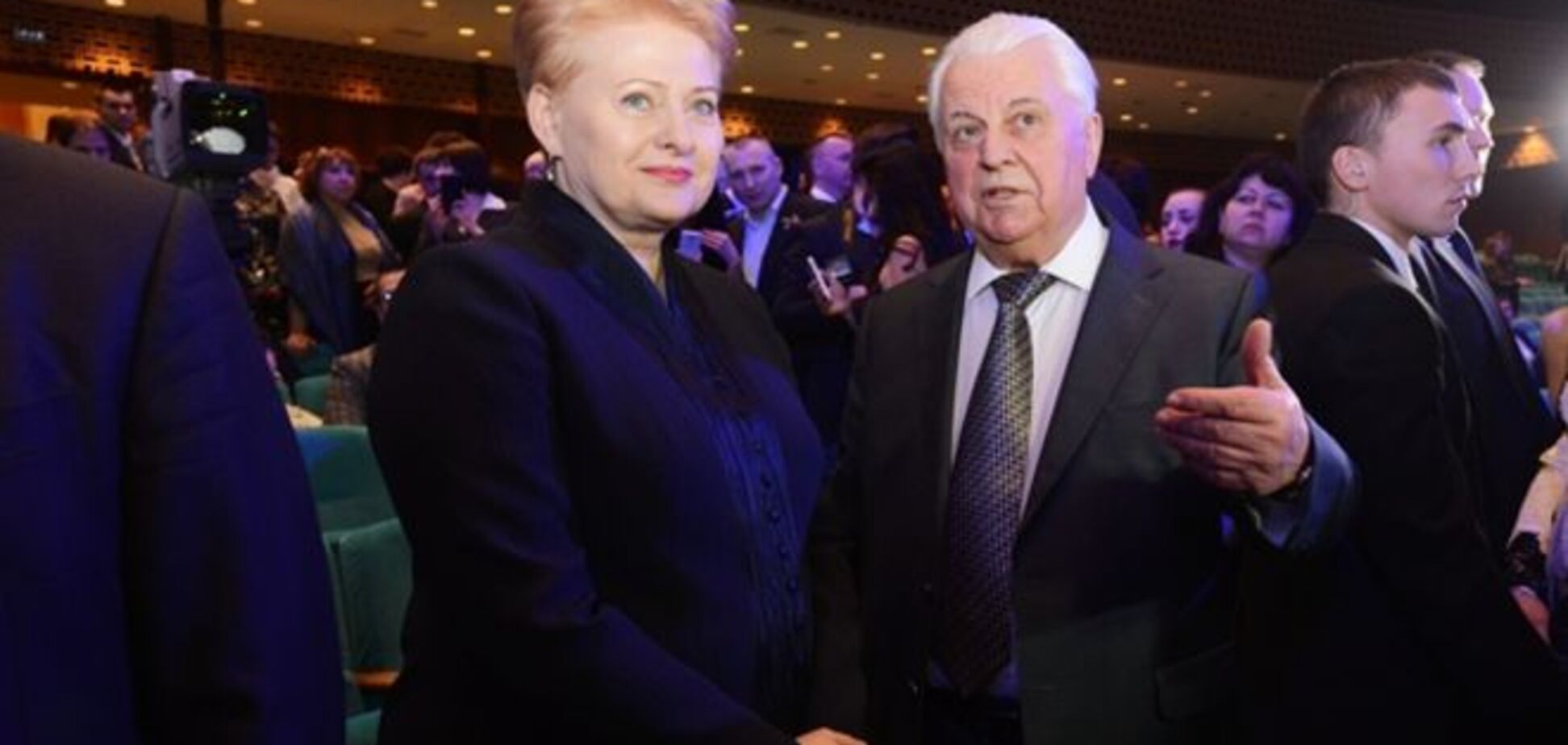 Премия 'Человек года 2014': Кравчук обхаживал Грибаускайте, а Могилевская удивила фигурой