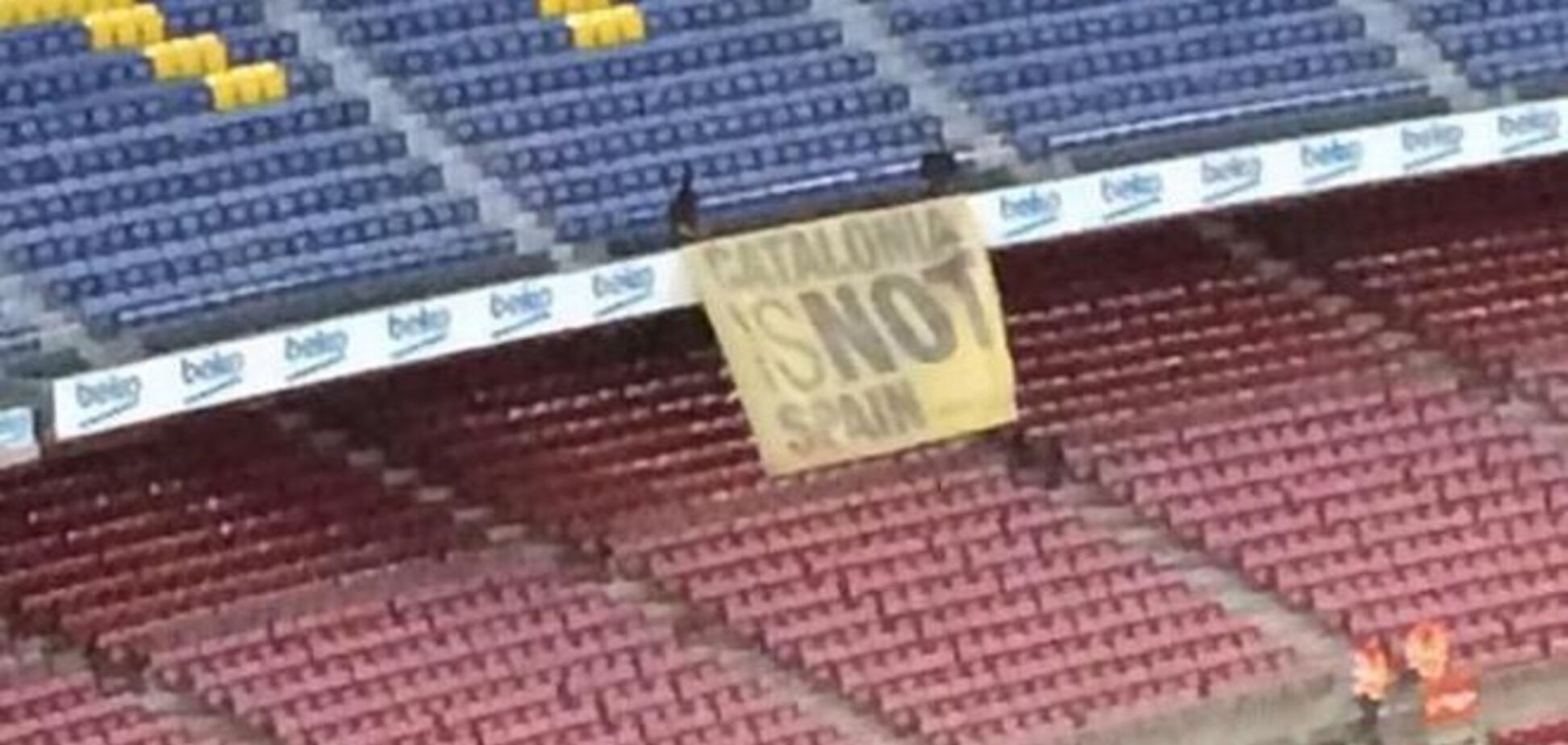 Испанские фанаты на 'Эль-классико' поддержали местных сепаратистов