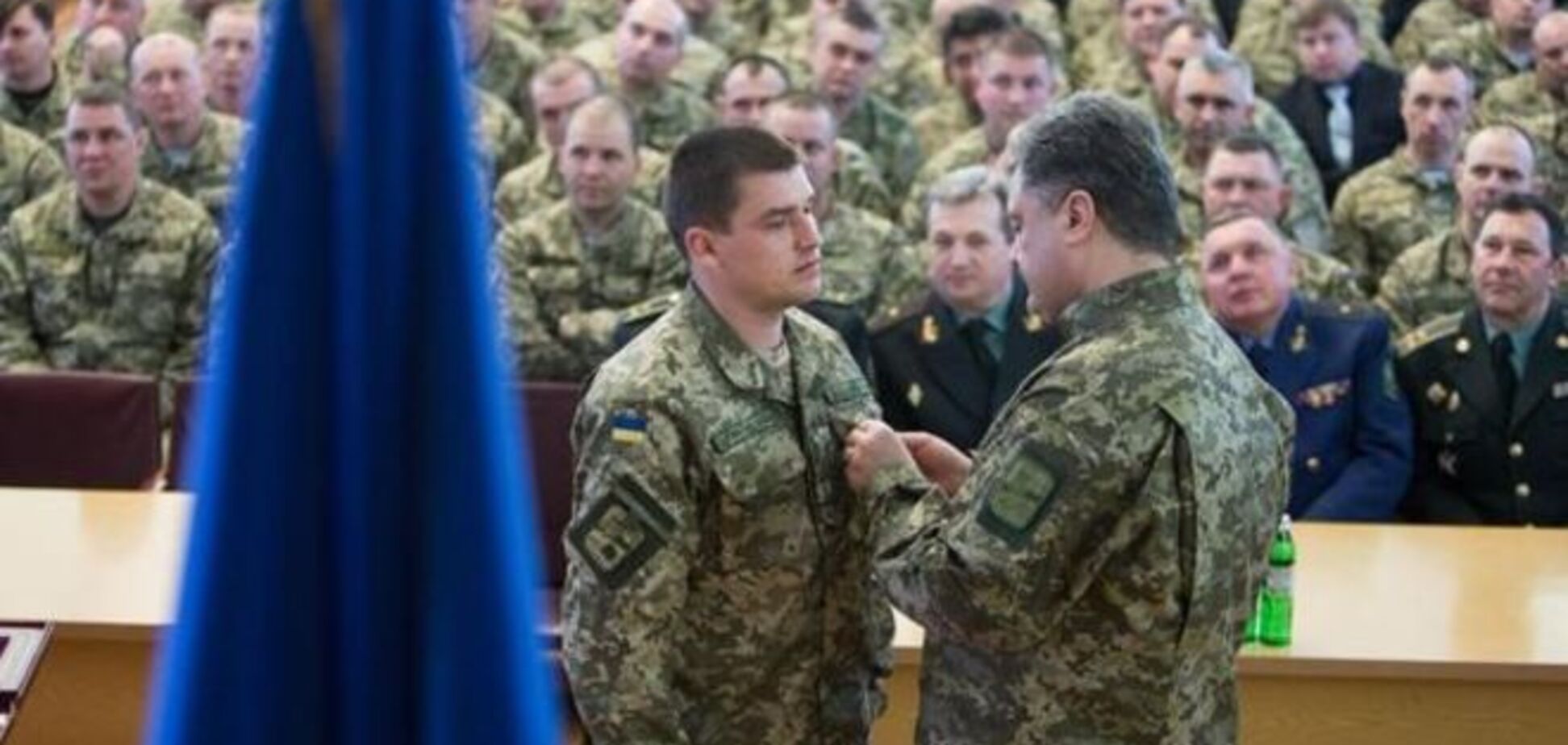 Порошенко присвоїв Героя України чотирьом військовим командирам
