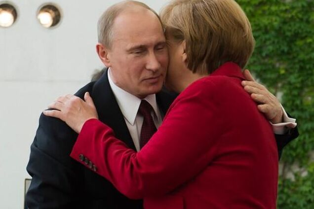 У Путина подтвердили визит Меркель на празднование Победы