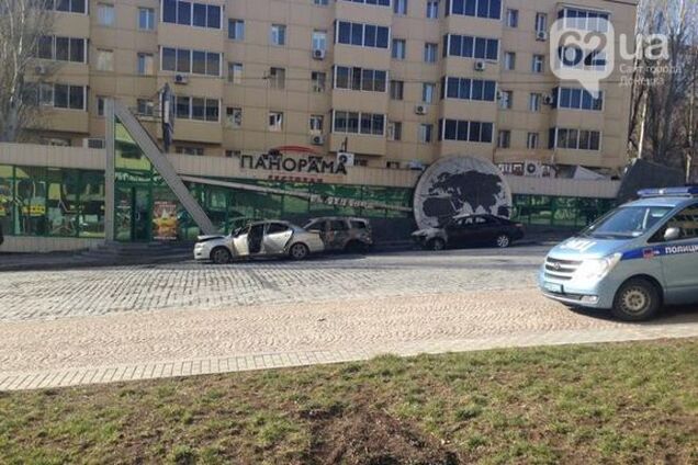 Появились фото последствий ночной перестрелки в центре Донецка