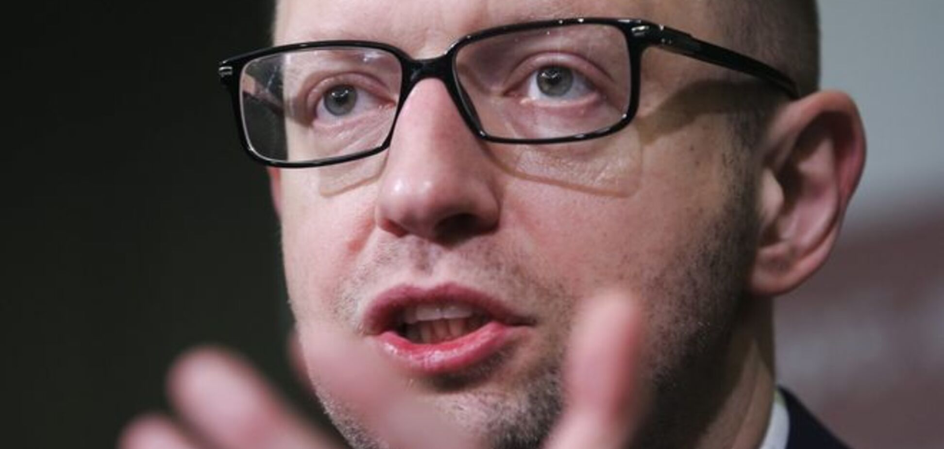 Яценюк виступив за ухвалення змін до Конституції на референдумі