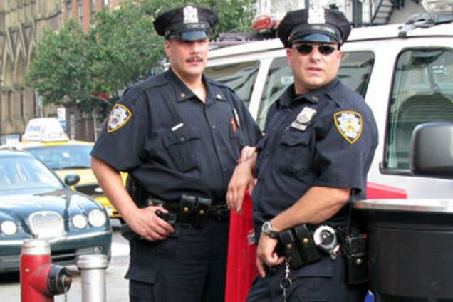 Киевским патрульным пошьют форму за $700 а-ля 'полиция Нью-Йорка'