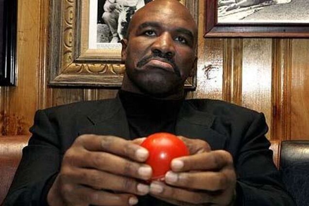 Мейвезер - Пакьяо: прогноз Холифилда на бой