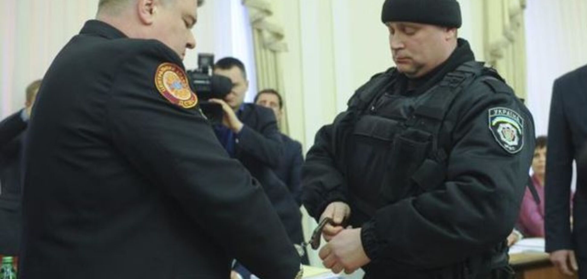 Фирма, из-за которой арестовали главу ГСЧС, засветилась и в других схемах