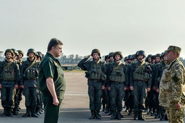 Порошенко одобрил увеличение численности ВСУ до 250 тысяч человек