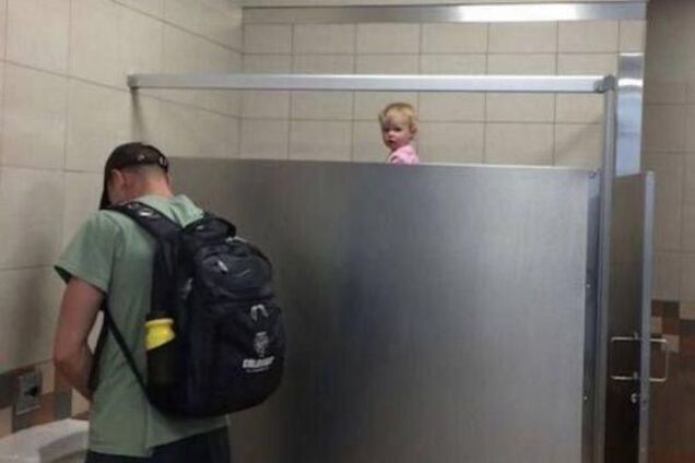 25 странных фото в туалете, которые просто невозможно объяснить