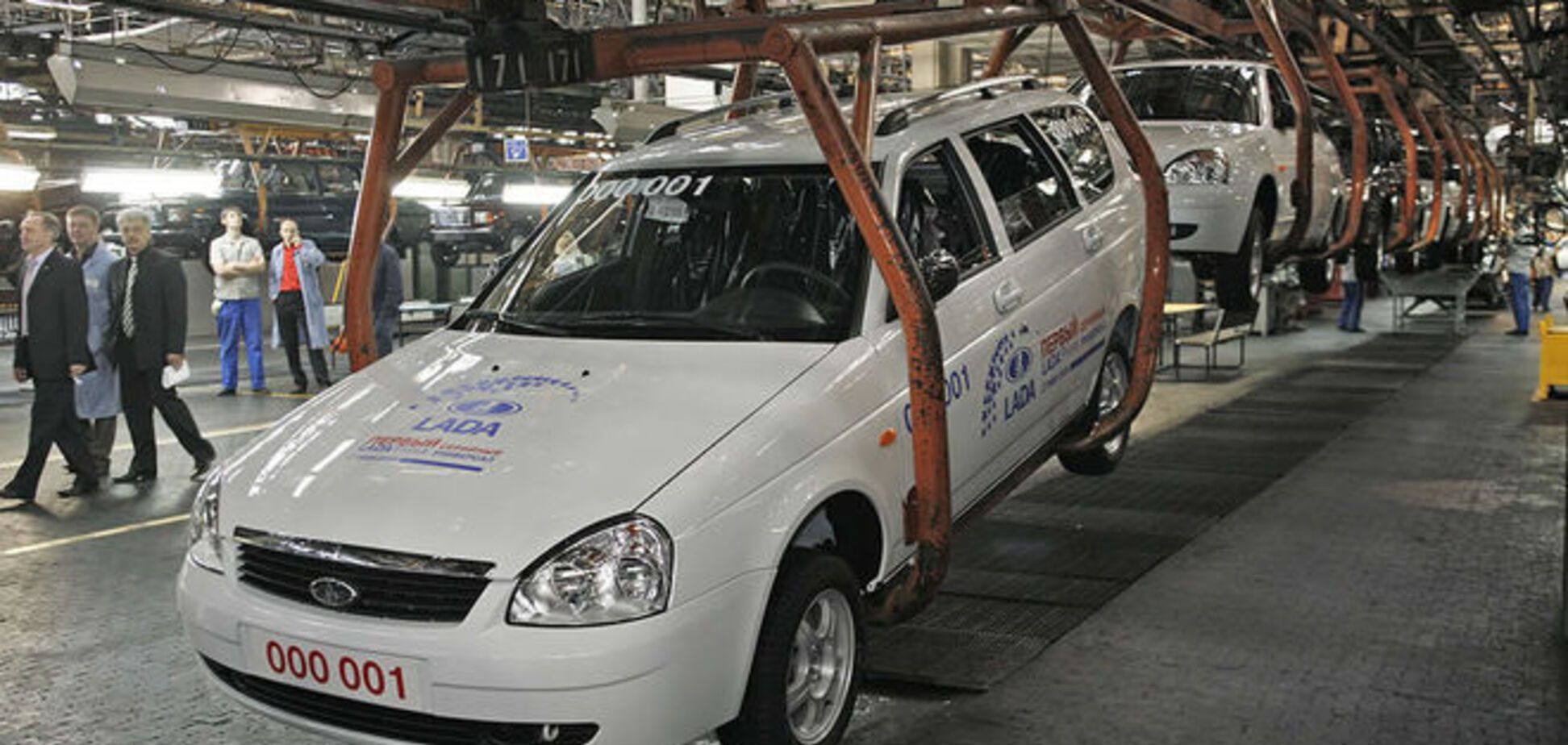 В России из-за пьяных сотрудников закроют бары вокруг автозавода