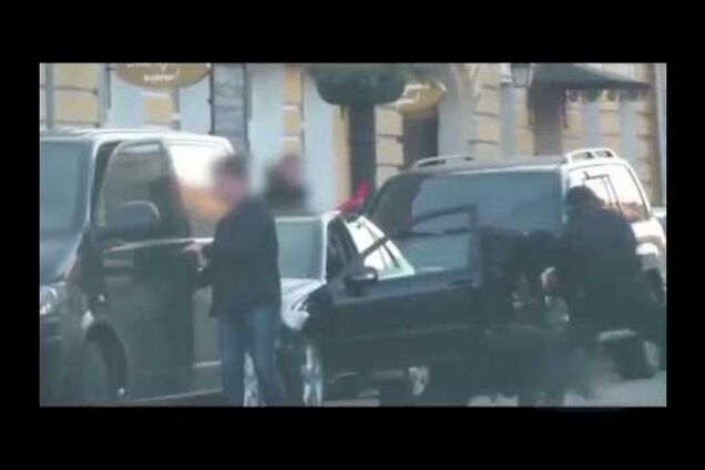 Стрельба в центре Киева: появилось видео задержания преступников