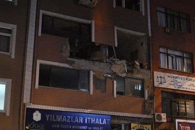 В Стамбуле в редакции журнала прогремел взрыв: опубликованы фото и видео