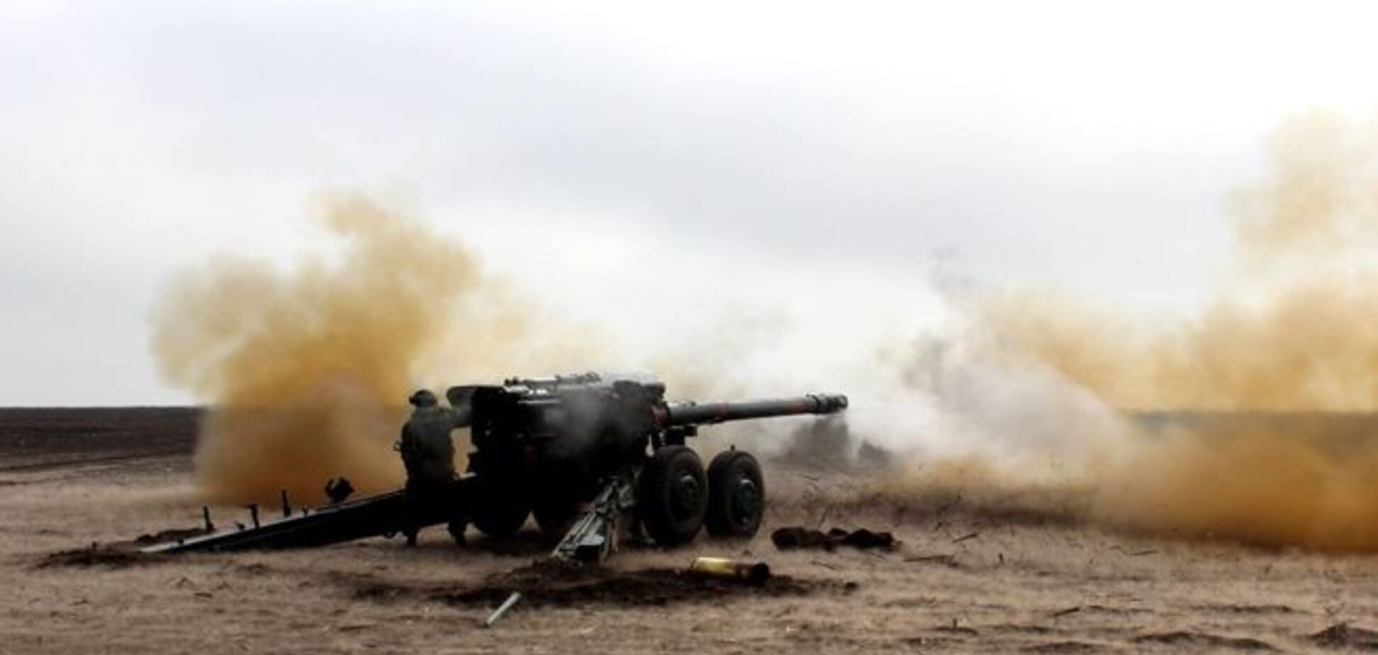 Защитники Мариуполя провели учения с боевой стрельбой. Фотофакт