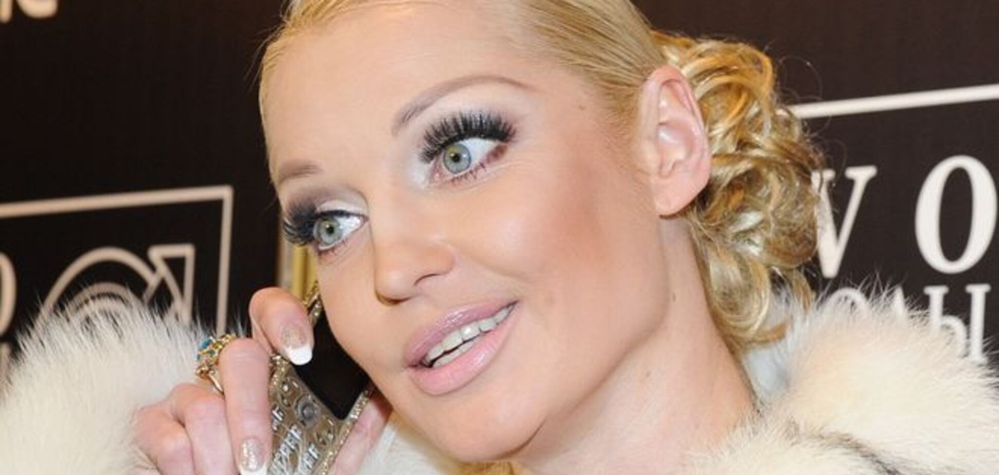 Повеселившися в анексованому Криму, Волочкова зібралася до бойовиків на Донбас